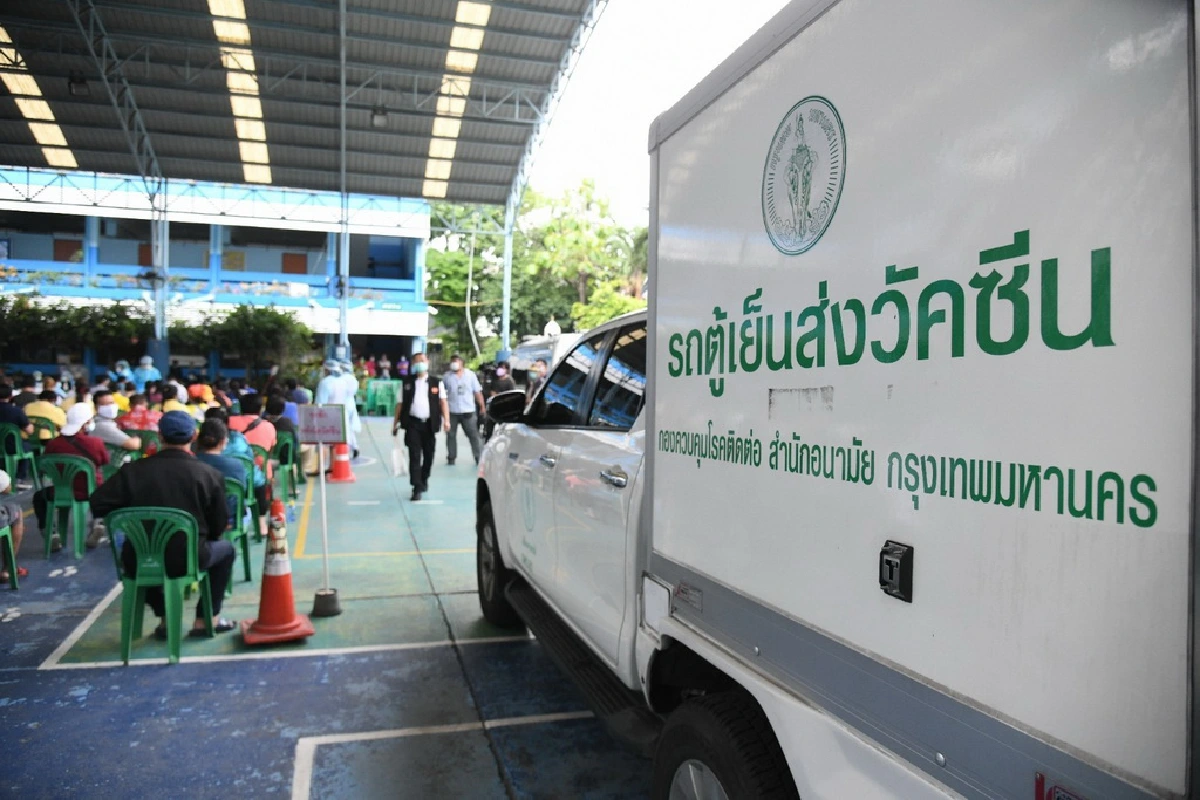 กทม.เร่งฉีดวัคซีนเร่งด่วนให้คนในชุมชนคลองเตยตั้งเป้า 5 หมื่นราย