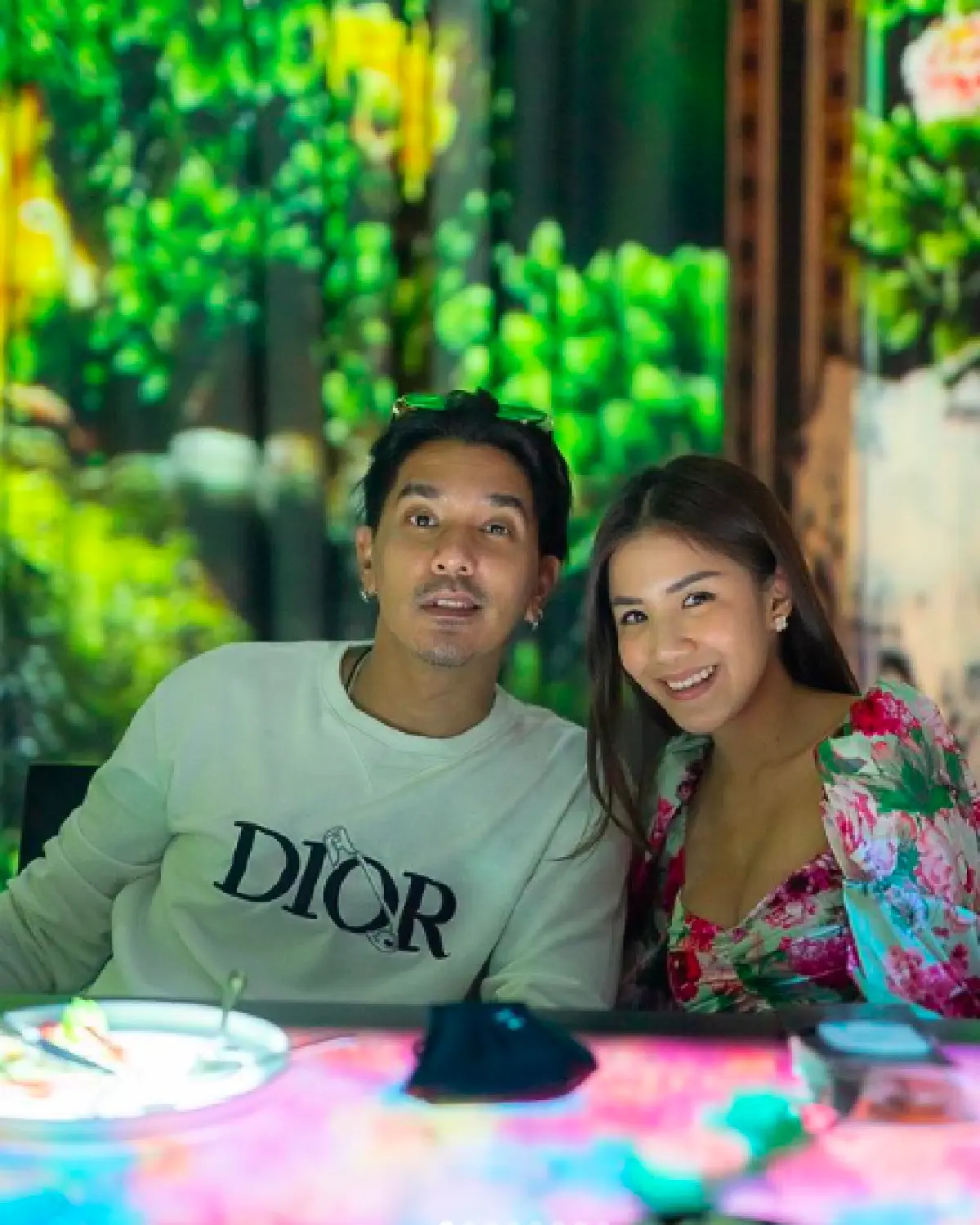 "ใบเตย" พา "ดีเจแมน" ทัวร์ปารีส กับชุดนอนไม่ได้นอนสุดวาบหวิวอวดสรีระ