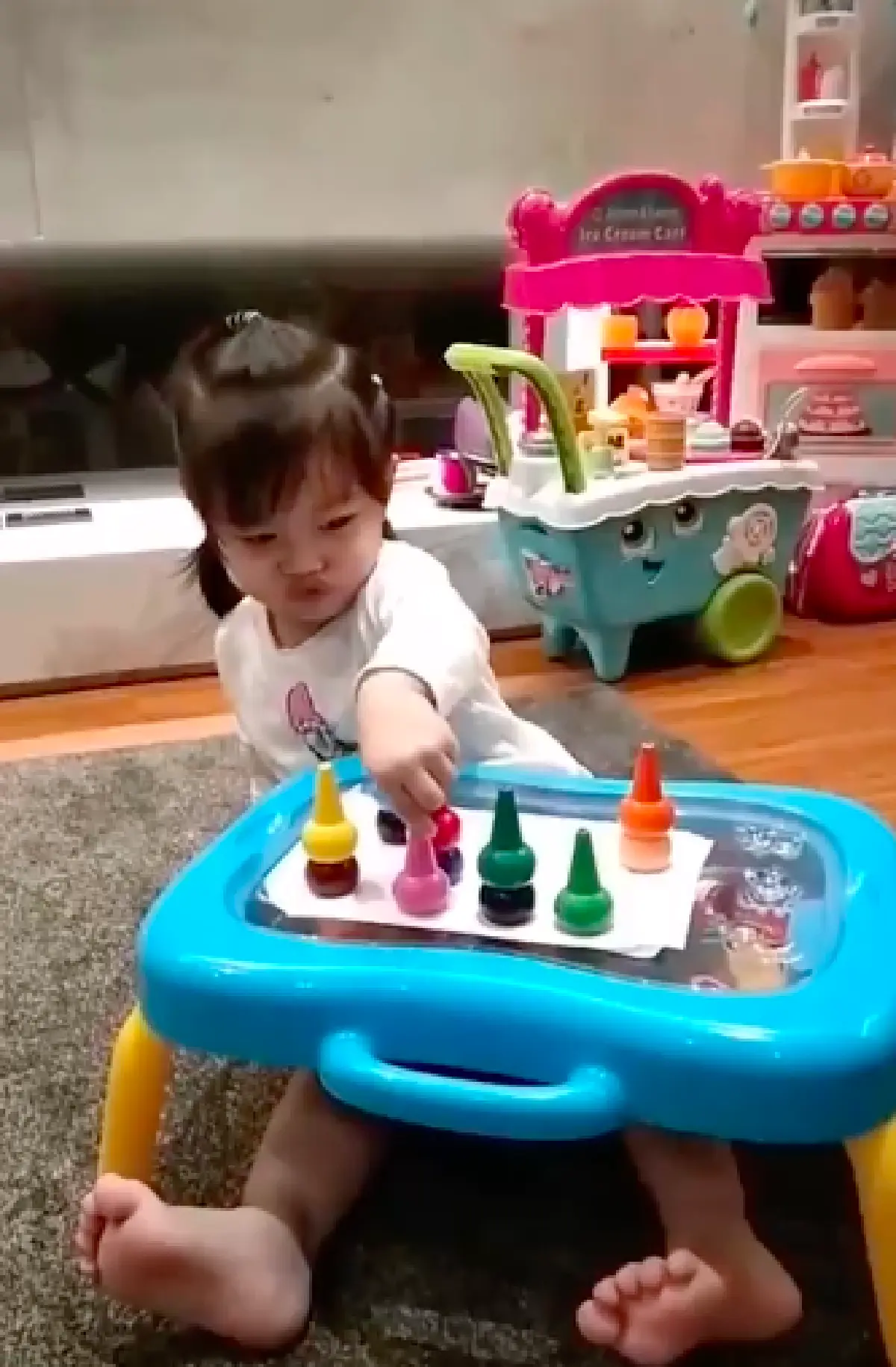 “หนุ่ม ศรราม” โพสต์คลิป “น้องวีจิ” พร้อมขอบคุณทุกกำลังใจ หลัง “กุ้งพลอย” ออกมาแฉ