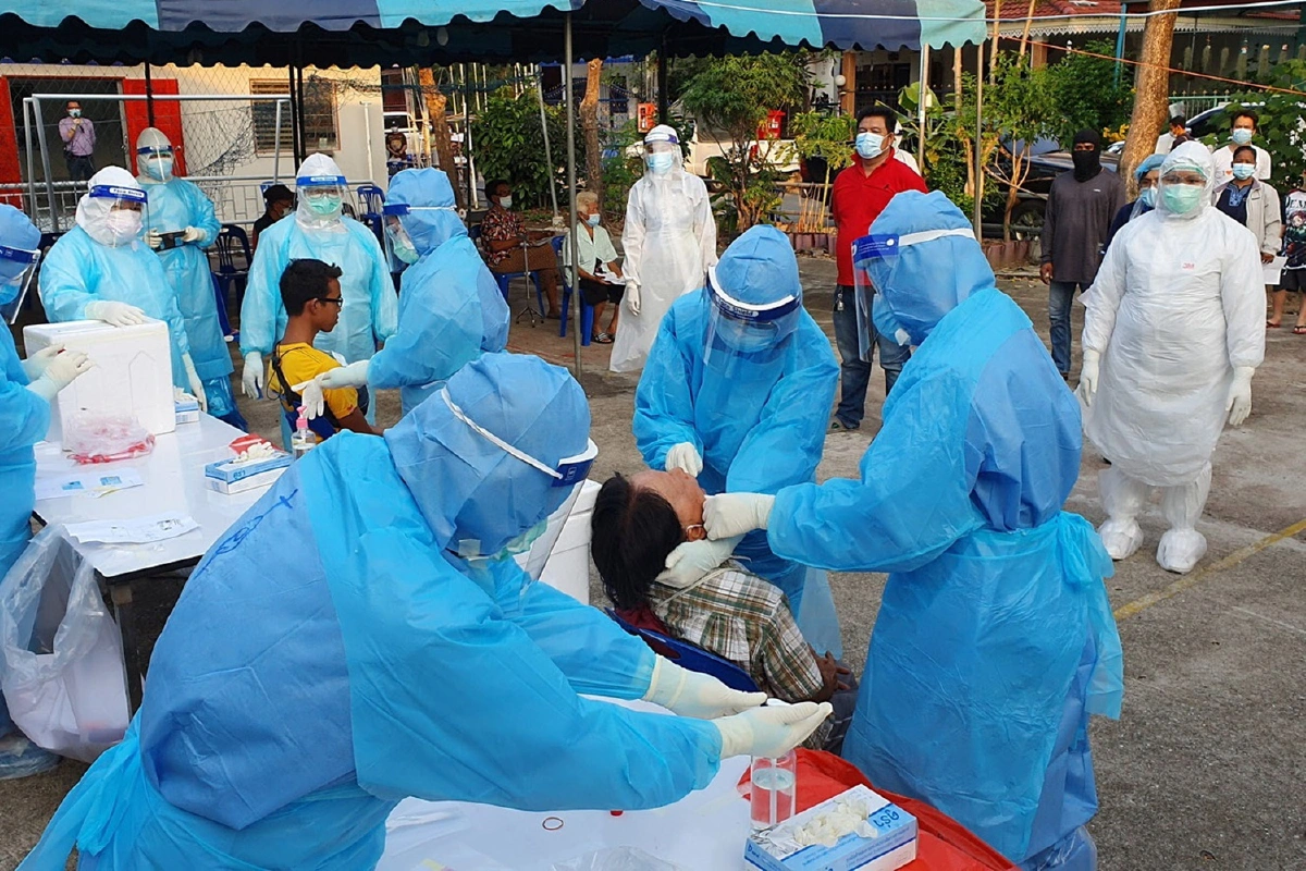 คนในหมู่บ้านเฟื่องฟ้า10ถูกตรวจโควิดรอบ2ไม่เกิน2วันรู้ผล