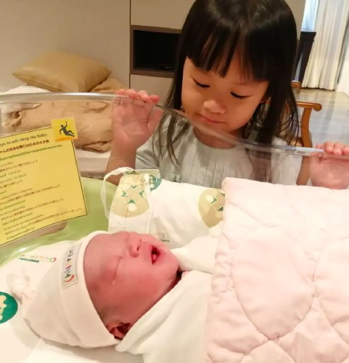 เฮข้ามประเทศ! “ตู่ ภพธร” สุดแฮปปี้ “นุช” คลอดลูกสาวคนที่สองแล้ว