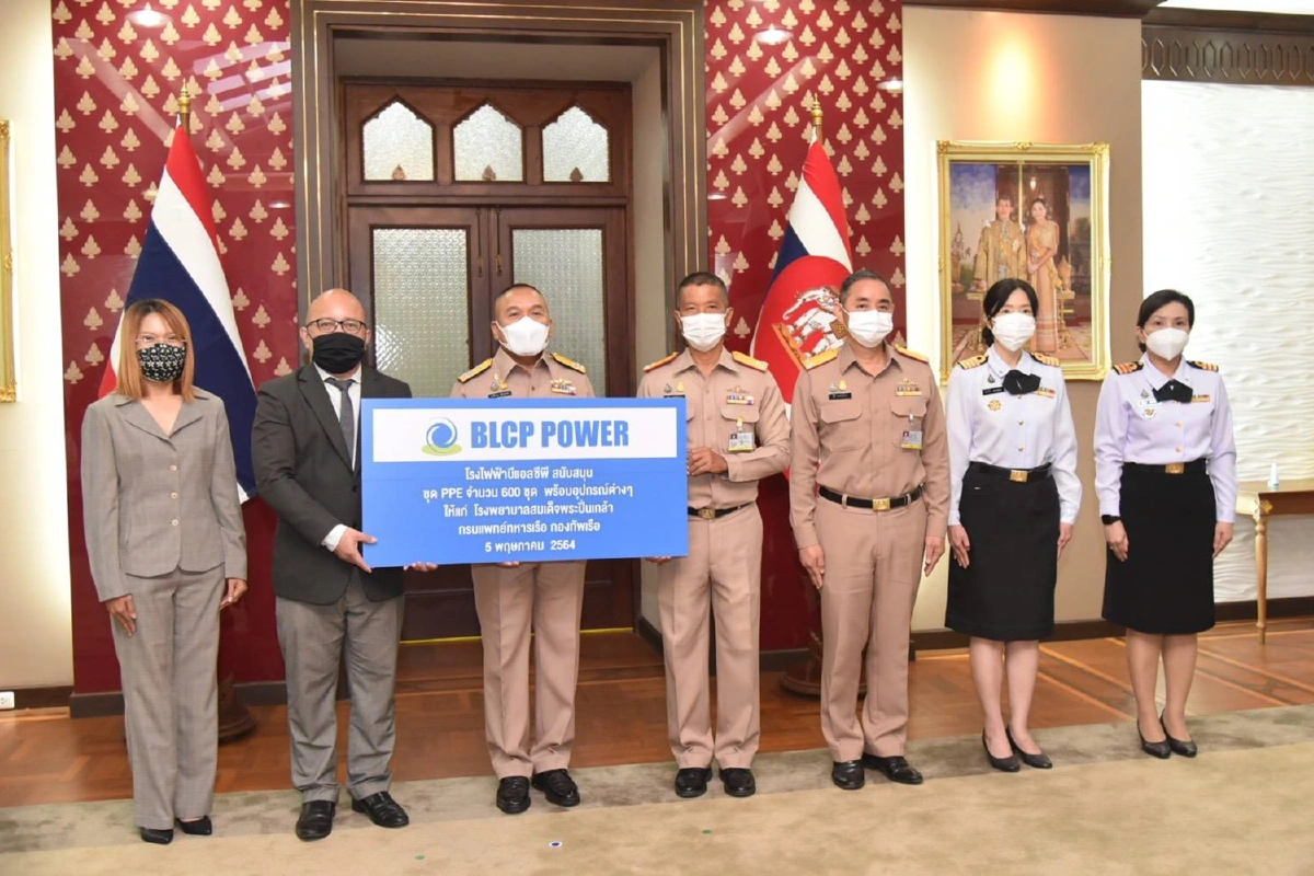 ผบ.ทร.รับมอบอุปกรณ์การแพทย์นำไปดูแลผู้ป่วยโควิด-19รพ.สมเด็จพระปิ่นเกล้า