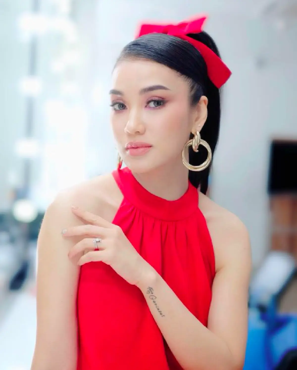 “ชมพู่ ก่อนบ่าย” เป็นลมกลางรายการ เพราะใส่แมสก์ 2 ชั้น สปิริตแรงฝืนถ่ายต่อจนเสร็จ