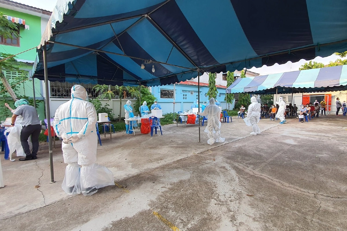 คนในหมู่บ้านเฟื่องฟ้า10ถูกตรวจโควิดรอบ2ไม่เกิน2วันรู้ผล
