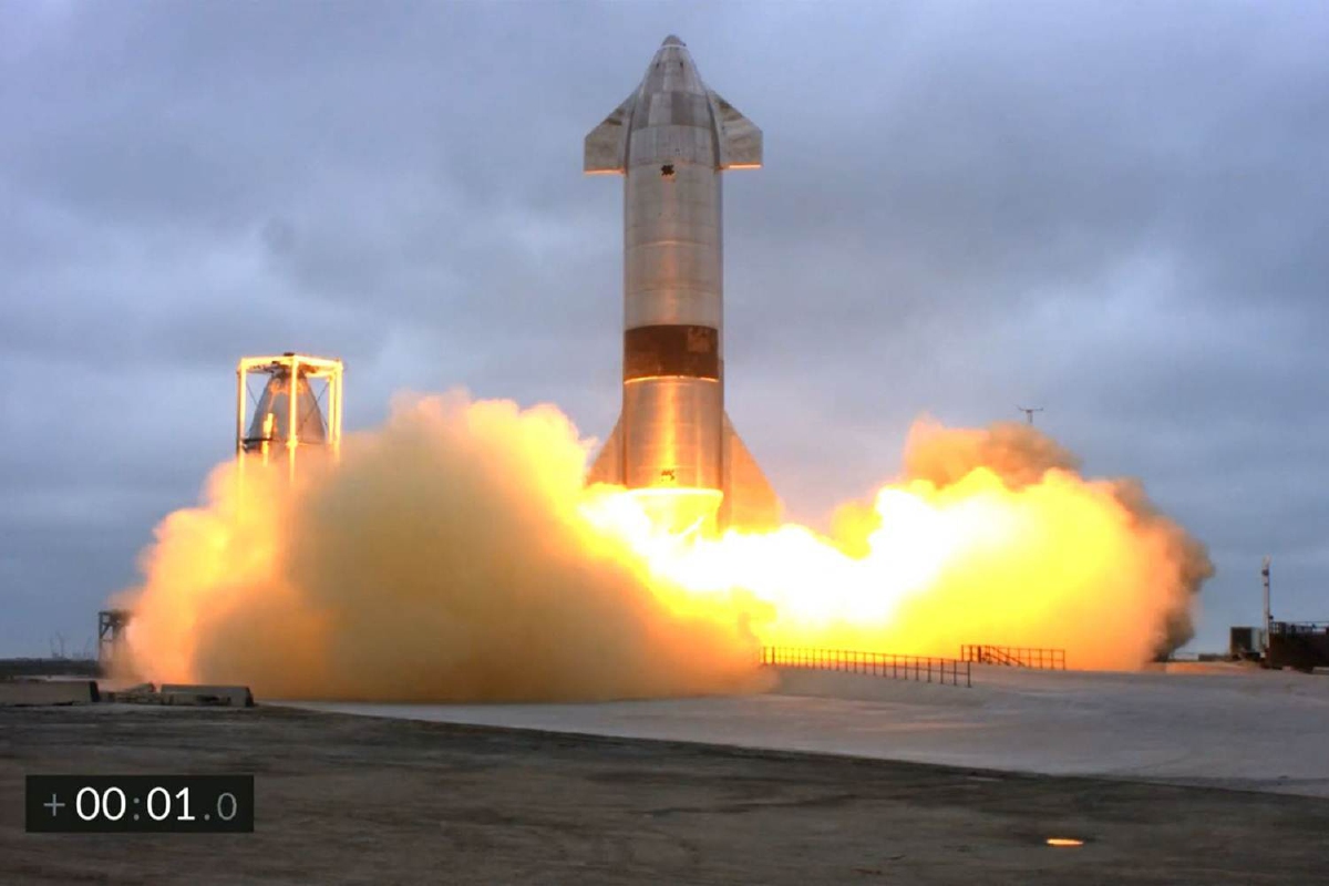 จรวด SpaceX ของ อีลอน มัสก์ ลงจอดสำเร็จครั้งแรก จรวด SpaceX ของ อีลอน มัสก์ ลงจอดสำเร็จครั้งแรก