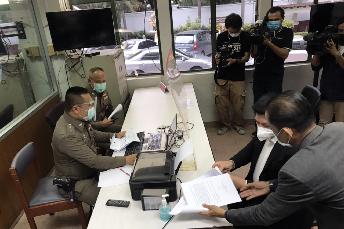 "สิระ"แจ้งความ"หมอเหรียญทอง"โพสต์หมิ่นจี้สธ.สอบมงกุฎวัฒนะตั้งรพ.สนาม