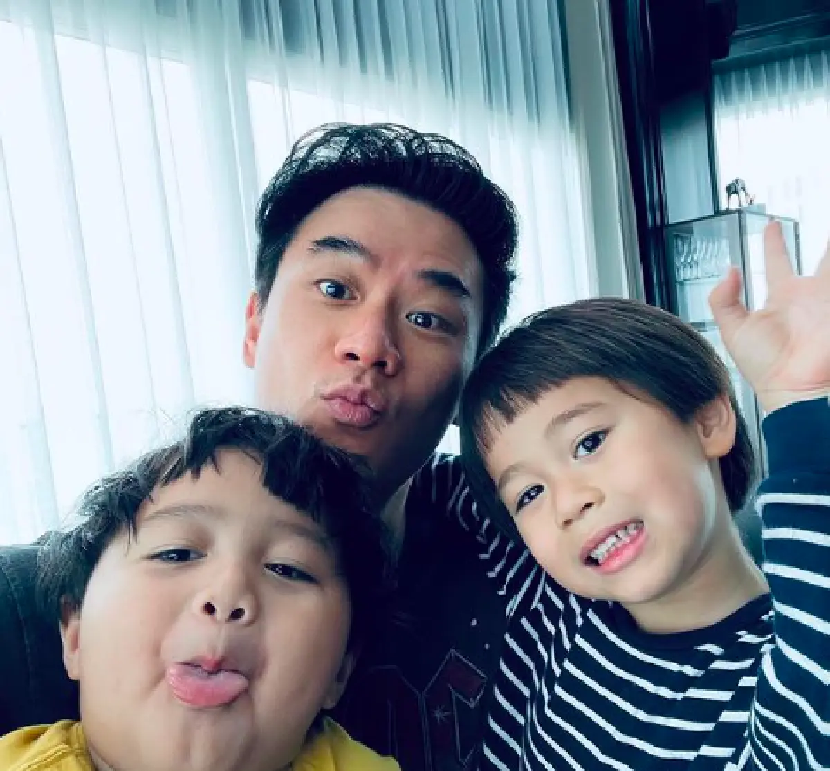 “น็อต-วิศรุต" ร่วมบริจาคเงินอีก 2 ล้าน ซื้อเครื่องออกซิเจน ช่วยเหลือผู้ป่วยโควิด-19