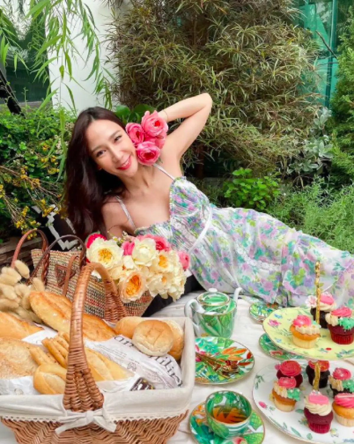 “อั้ม พัชราภา” กับกิจกรรมแก้เหงาอยู่บ้าน จิบชาพร้อมแจกความสดใส