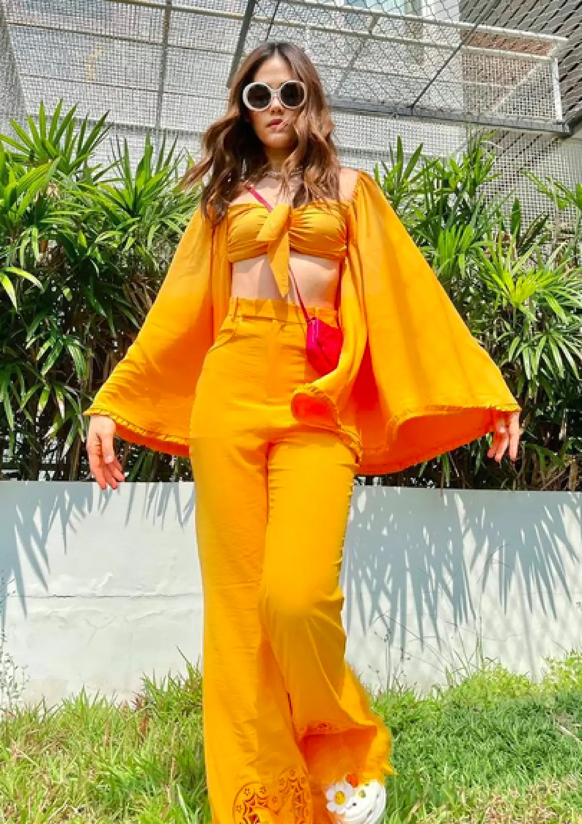 “ชมพู่ อารยา” กับแฟชั่นเอวลอย สวย เป๊ะ ปังทุกชุด นี่คือหุ่นแม่ลูก 2