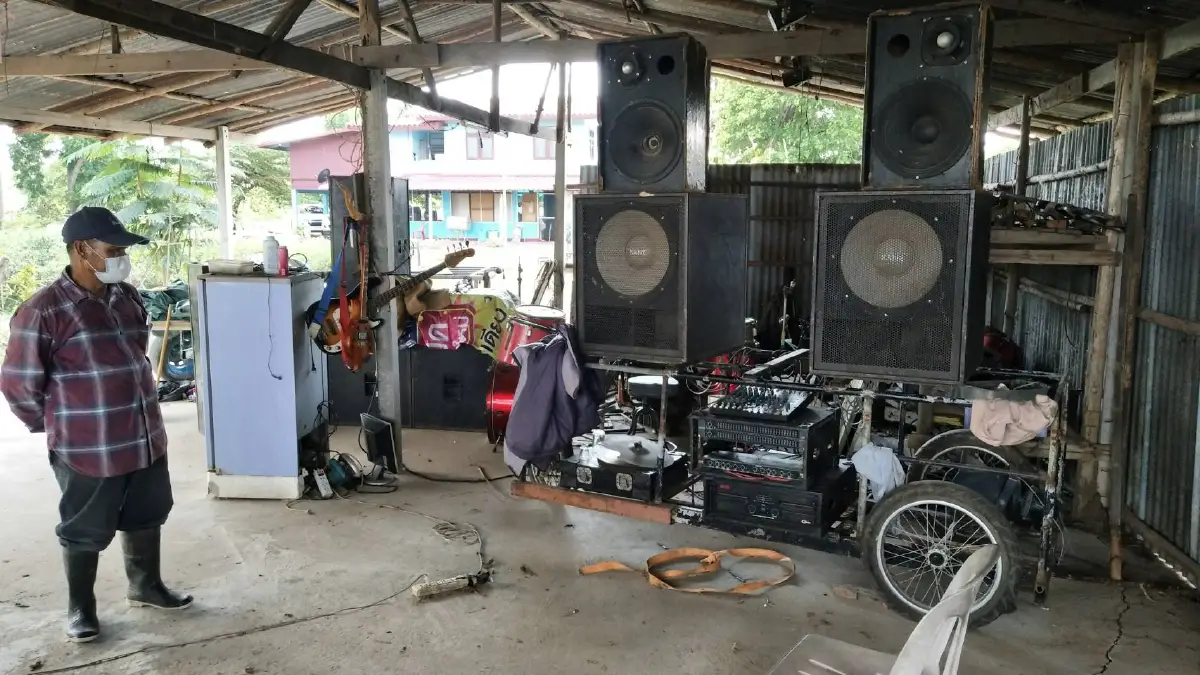 วงดนตรีมโหรีชื่อดังโคราชตัดใจขายเครื่องมือทำกินประทังชีวิตสู้วิกฤติโควิด