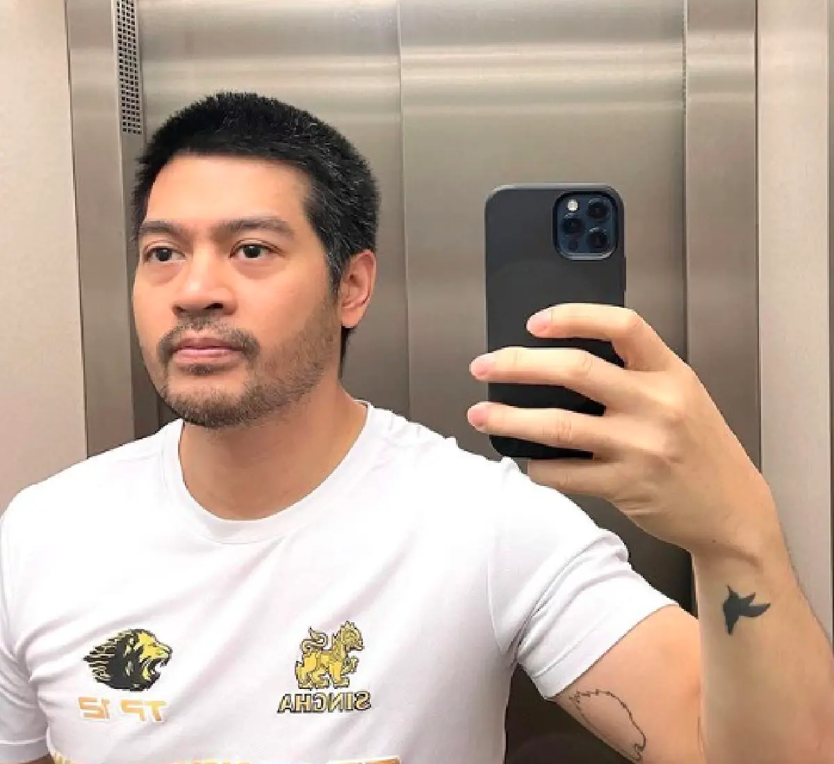 “นุ่น-ต๊อด” บริจาค 50 ล้าน ให้ 12 โรงพยาบาลที่ดูแลผู้ป่วยติดเชื้อโควิด-19