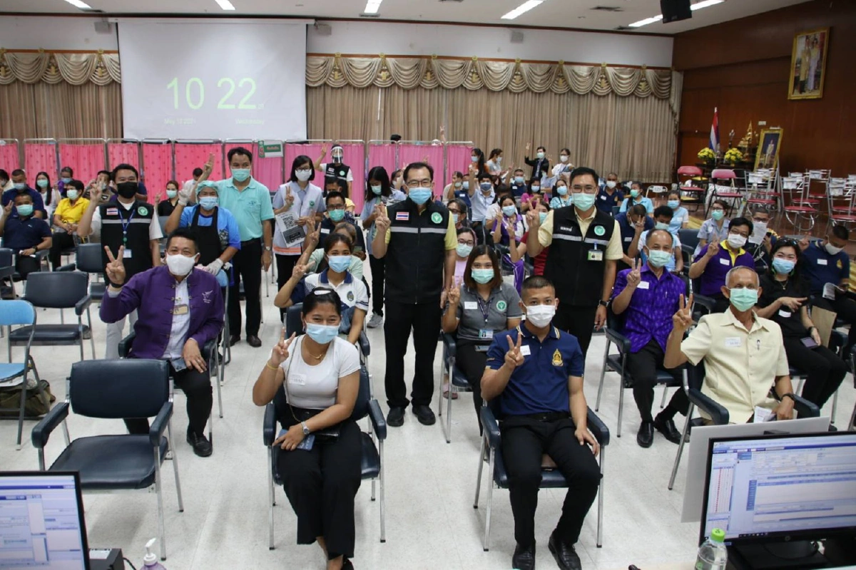 พิษณุโลกฉีดวัคซีนป้องกันโควิดวันแรก กลุ่มเสี่ยงเข้ารับบริการกว่าพันราย