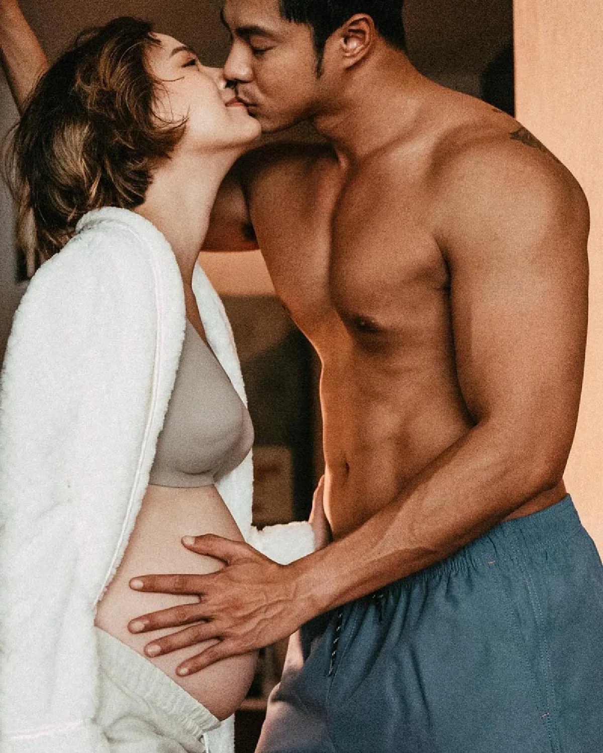 “แมน การิน-เกล รดา” ควงแขนถ่ายแบบเป็นที่ระลึกก่อนคลอด อบอุ่นละมุนมาก