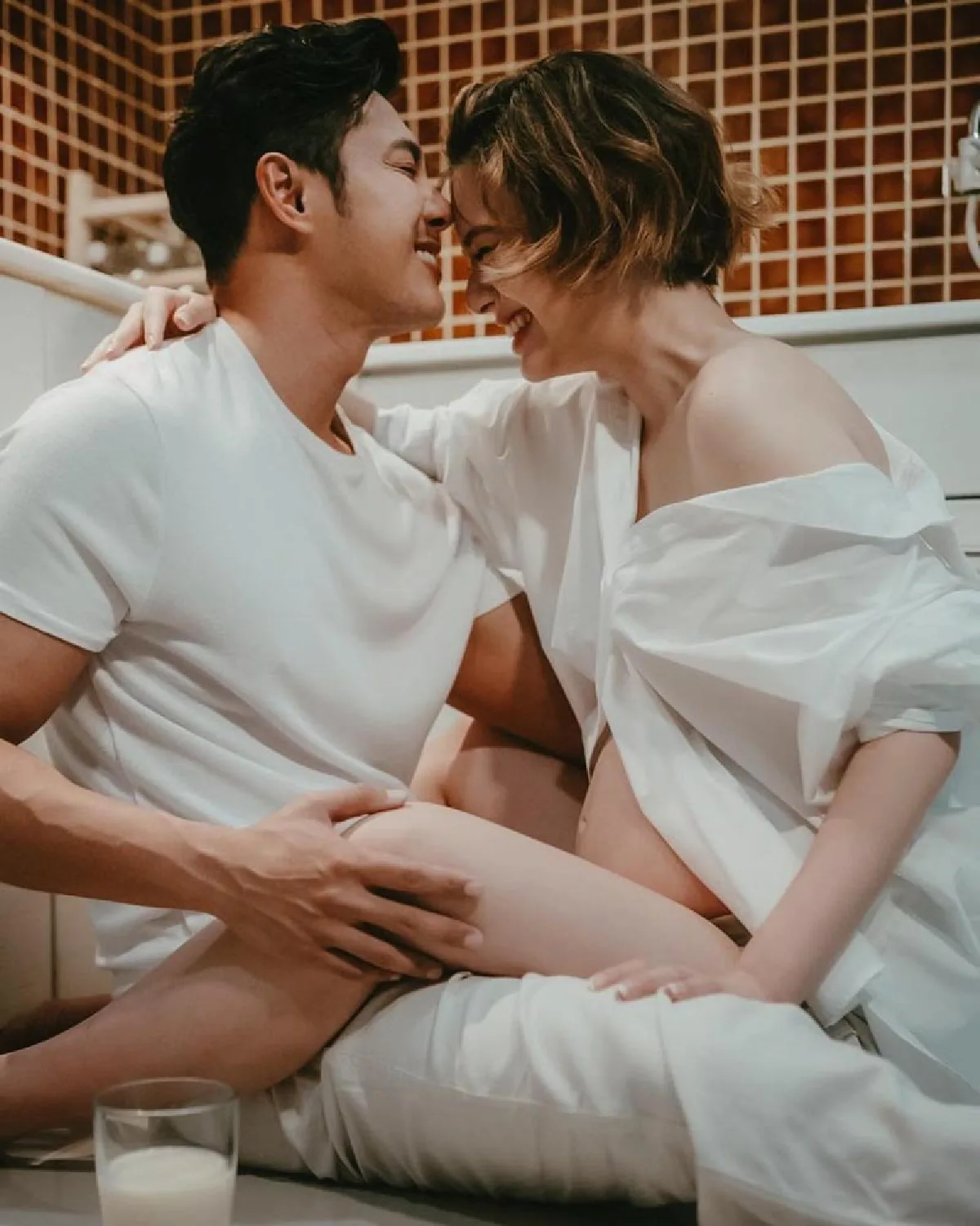 “แมน การิน-เกล รดา” ควงแขนถ่ายแบบเป็นที่ระลึกก่อนคลอด อบอุ่นละมุนมาก