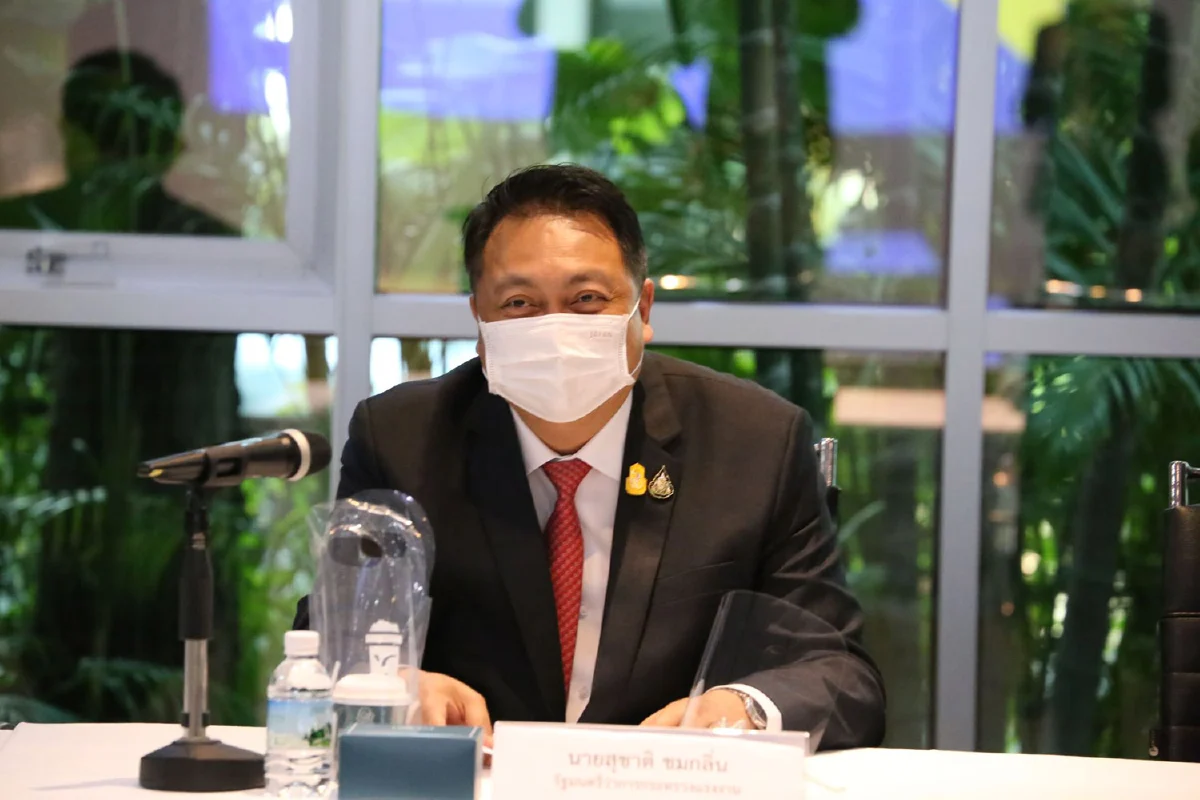 “สุชาติ” รมว.แรงงาน ลงพื้นที่จังหวัดชลบุรี เปิดสำนักงานนิคมอุตสาหกรรมอมตะซิตี้ ตรวจโควิด-19 เชิงรุกในสถานประกอบการ คัดกรองการติดเชื้อฟรีให้ผู้ประกันตน