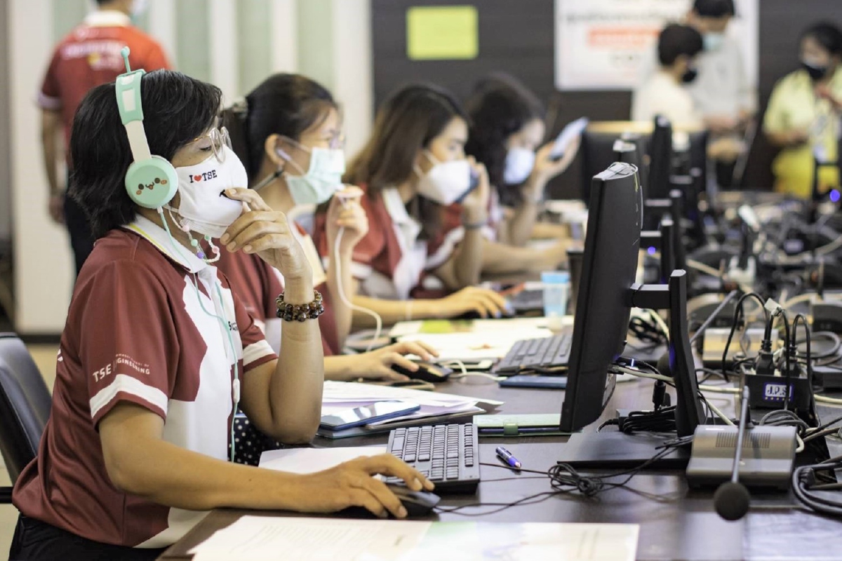 ธรรมศาสตร์ตั้งศูนย์คอลเซ็นเตอร์ลงทะเบียนรับวัคซีนโควิด-19 ธรรมศาสตร์ตั้งศูนย์คอลเซ็นเตอร์ลงทะเบียนรับวัคซีนโควิด-19