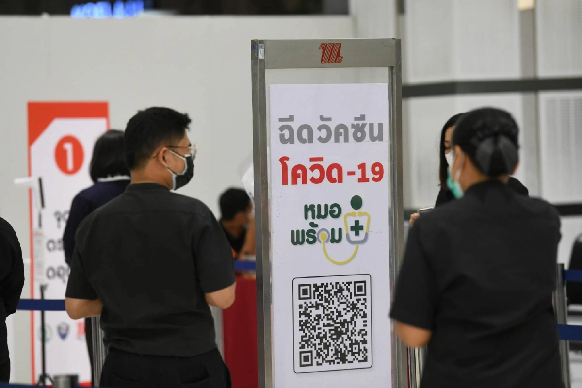 นายกฯตรวจความพร้อมสถานที่ฉีดวัคซีนนอกรพ.เดอะมอลล์ บางกะปิ