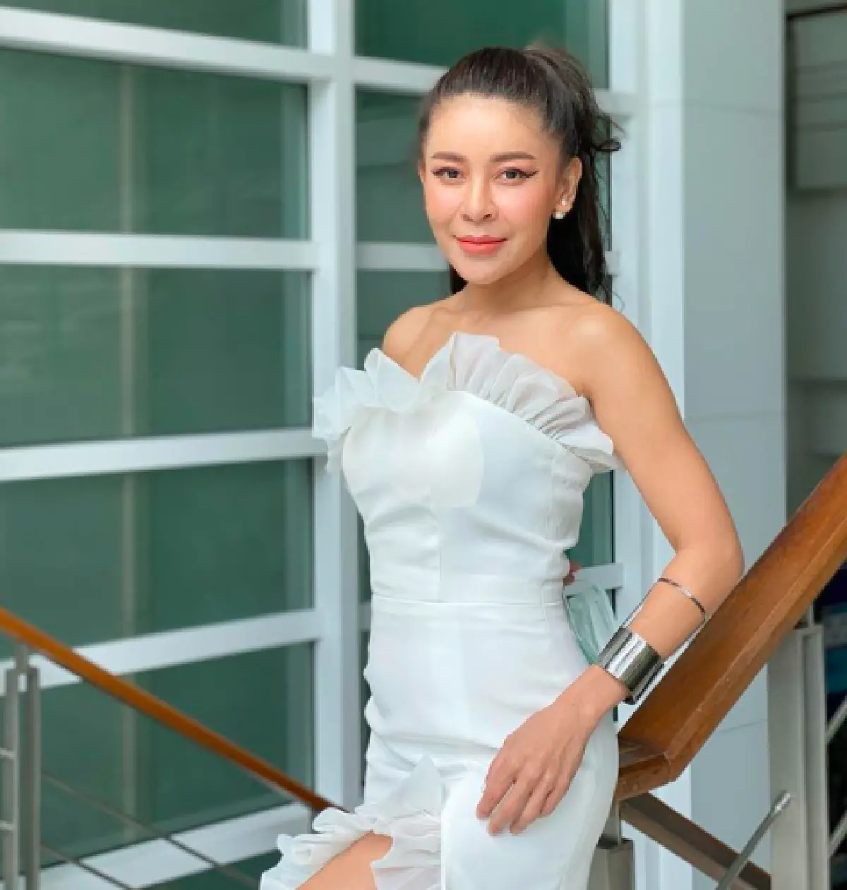 “เป็กกี้ ศรีธัญญา” อัปเดตบ้านใหม่ ติดตั้งกระจกสกายวอล์กไว้เป็นพื้นที่นอนดูดาว