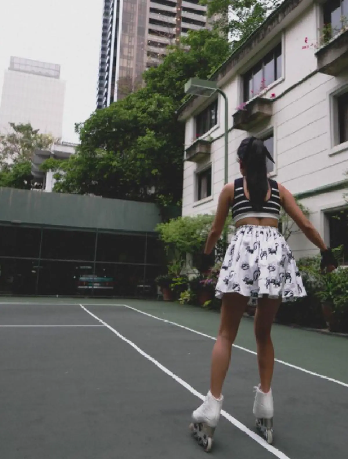 "นุ่น วรนุช" โชว์ลีลาเล่นโรลเลอร์สเก็ต พลิ้วและสวยทุกท่าจริงๆ 