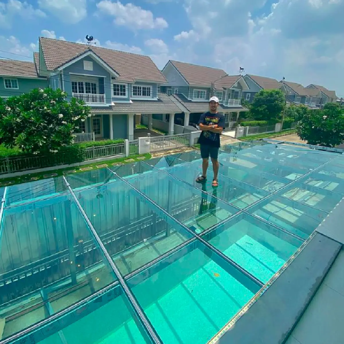 “เป็กกี้ ศรีธัญญา” อัปเดตบ้านใหม่ ติดตั้งกระจกสกายวอล์กไว้เป็นพื้นที่นอนดูดาว