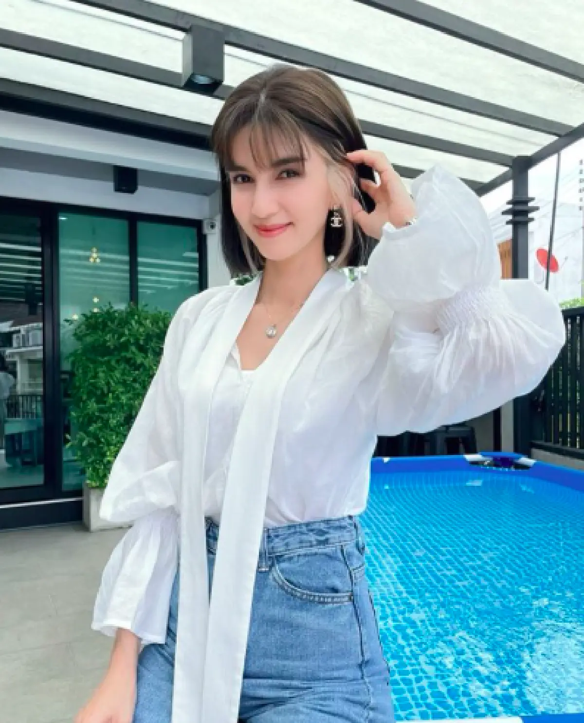 "โบว์ แวนดา" ให้รางวัลตัวเอง ด้วยการถอยรถหรูป้ายแดงคันใหม่