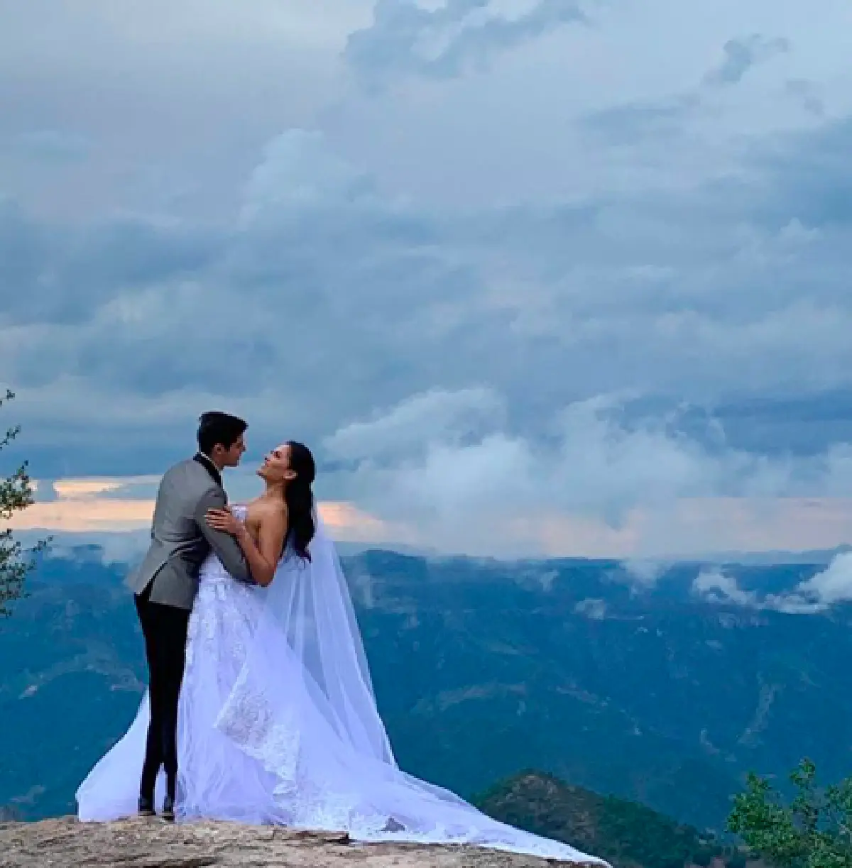 ภาพแต่งงานมิสยูนิเวิร์ส 2020 “แอนเดรีย เมซ่า” ถูกปล่อยว่อนในโลกออนไลน์