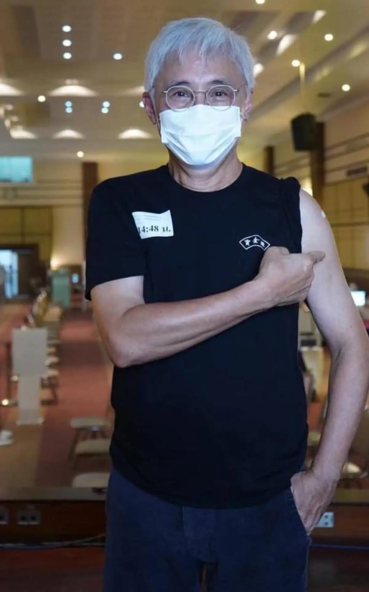 “ตู่ นพพล” ได้ฉีดวัคซีน AstraZeneca สำหรับผู้สูงอายุ เผยเชื่อในวัคซีน เชื่อในหมอ