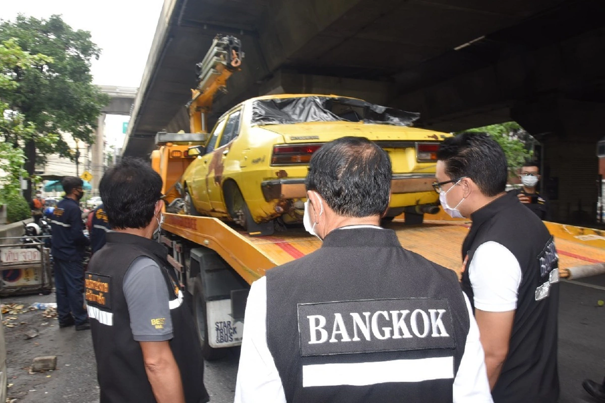 กทม.แบ่งเงินค่าปรับจ่ายผู้แจ้งเบาะแสคนทิ้งซากรถยนต์