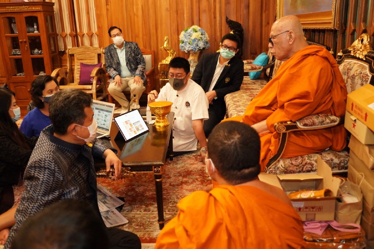 “สองพระสมเด็จ” หนุน โคก หนอง นา มอบที่ดินให้กรมการพัฒนาชุมชนจัดสรร 