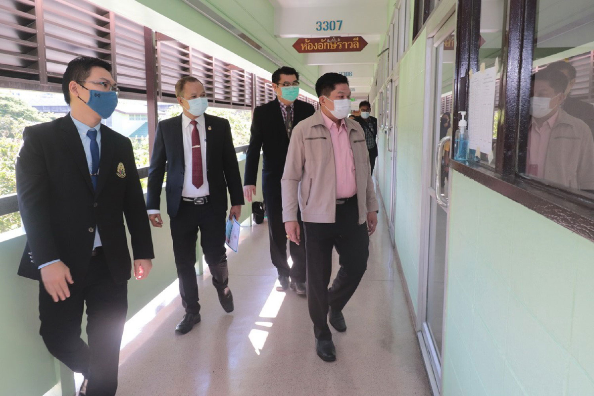 "สพฐ. ตรวจเยี่ยมสนามสอบรับนักเรียนชั้น ม.4 โรงเรียนสามเสนวิทยาลัย" "สพฐ. ตรวจเยี่ยมสนามสอบรับนักเรียนชั้น ม.4 โรงเรียนสามเสนวิทยาลัย"
