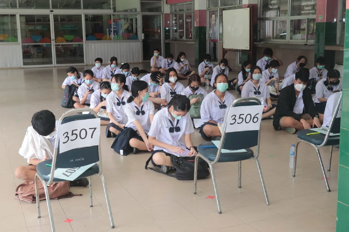 "สพฐ. ตรวจเยี่ยมสนามสอบรับนักเรียนชั้น ม.4 โรงเรียนสามเสนวิทยาลัย"