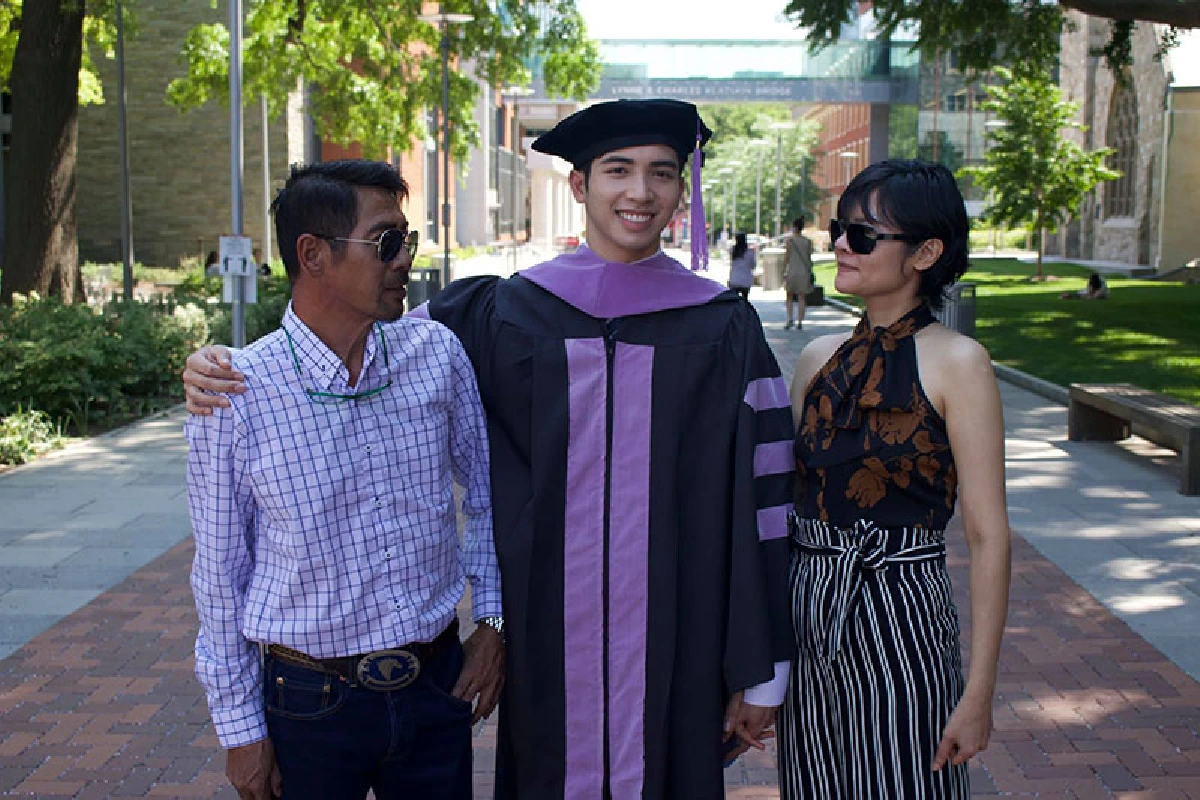  “สามารถ พยัคฆ์อรุณ” สุดภูมิใจ! ลูกชาย “ไม้ กวิน“ เรียนจบแพทย์ที่สหรัฐอเมริกาแล้ว