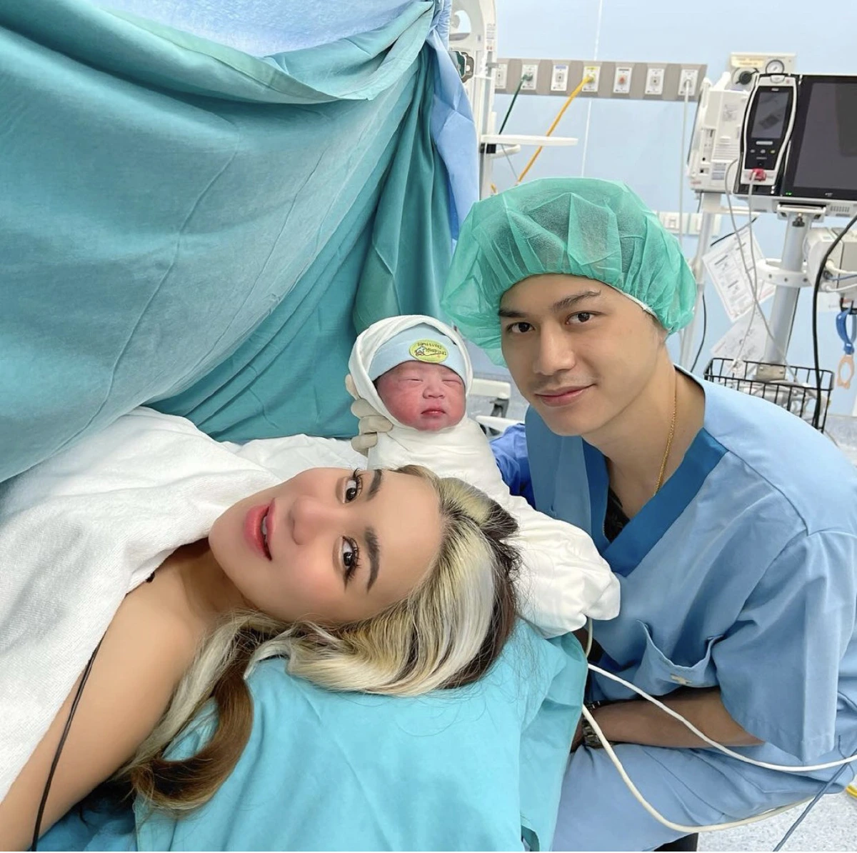  “ขนมจีน กุลมาศ" คลอดลูกชายแล้ว ชื่อ "น้องไคเดน" หน้าตาจิ้มลิ้ม น่ารักน่าชังมาก