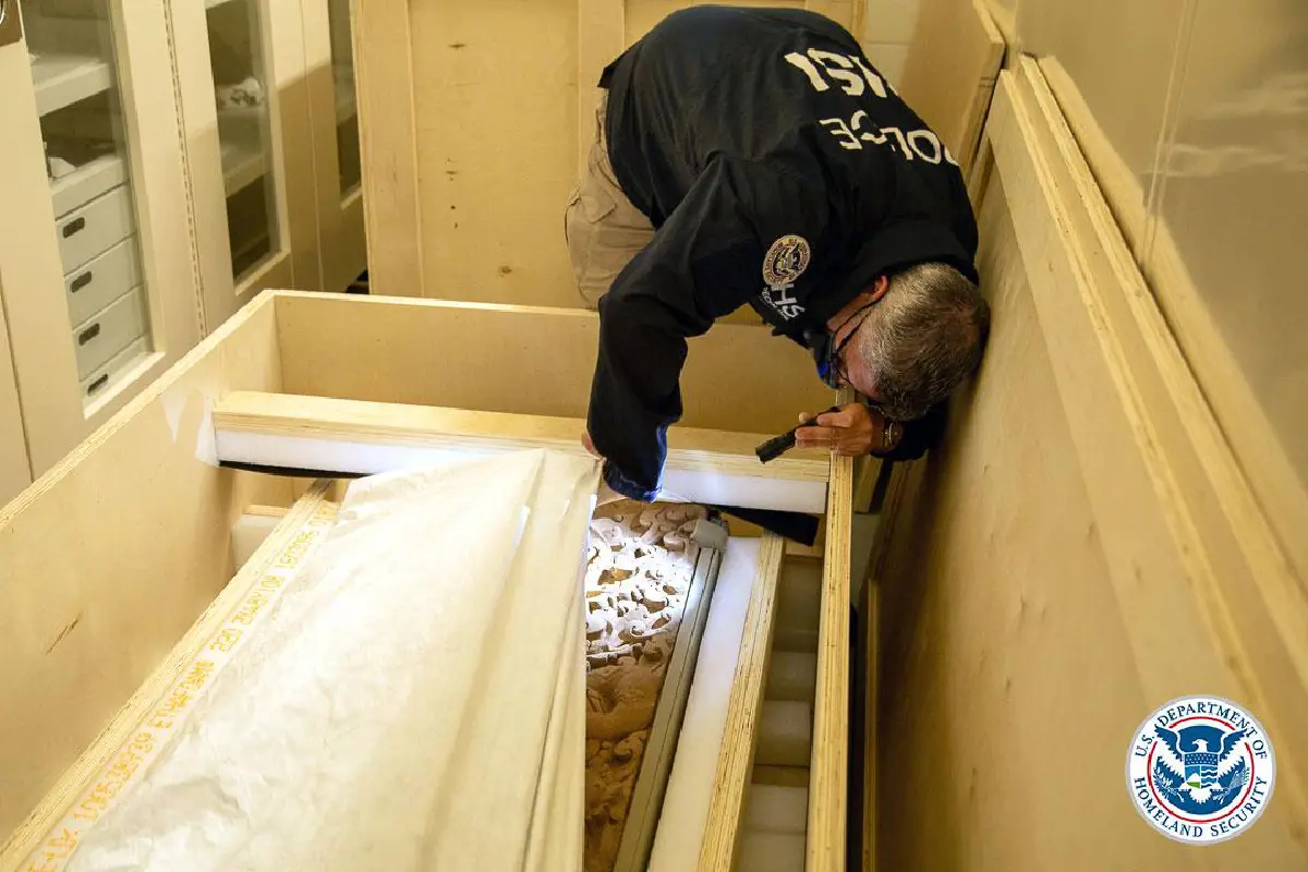 สหรัฐคืนทับหลังปราสาทหนองหงส์-ปราสาทเขาโล้นให้ไทย