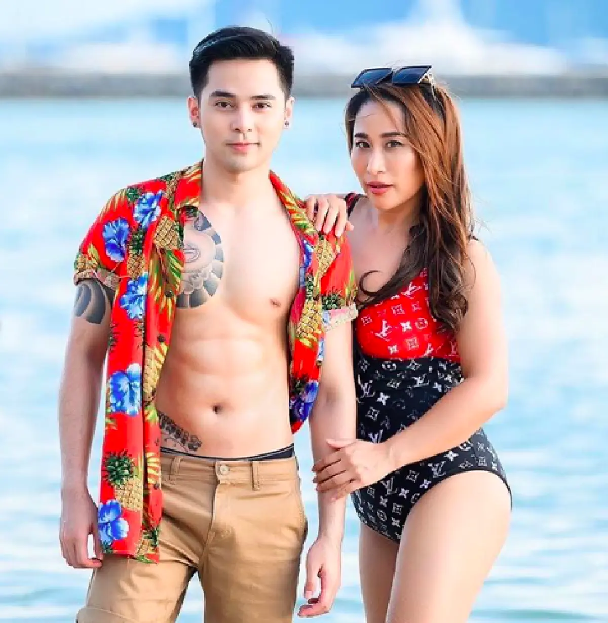 “ลาล่า อาร์สยาม” ถ่ายแบบชุดว่ายน้ำคู่ “เจ้าเสือ” คนจับจิ้นเพียบ นึกว่าแฟนใหม่!