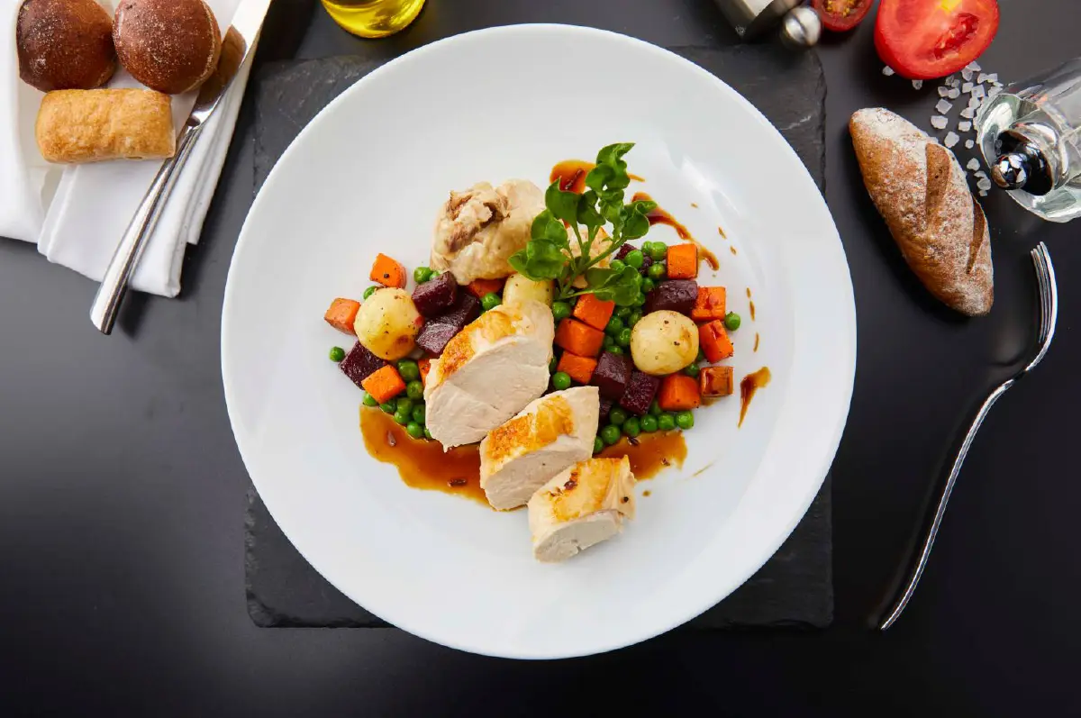 อิ่มเอมได้ง่ายๆ แถมปลอดภัยกว่ากับ ‘เซ็นทารา กูร์เมต์ ทูโก’ บริการเดลิเวอรี่ถึงบ้านจากห้องอาหารโรงแรมเครือเซ็นทารา