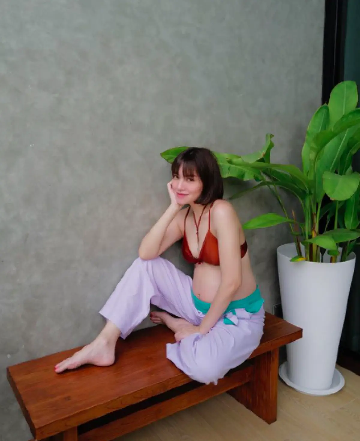 "จ๊ะ จิตตาภา" อุ้มท้องลูกแฝด ควงสามี "เอิน นิธิภัทร์" ถ่ายภาพสุดคูล