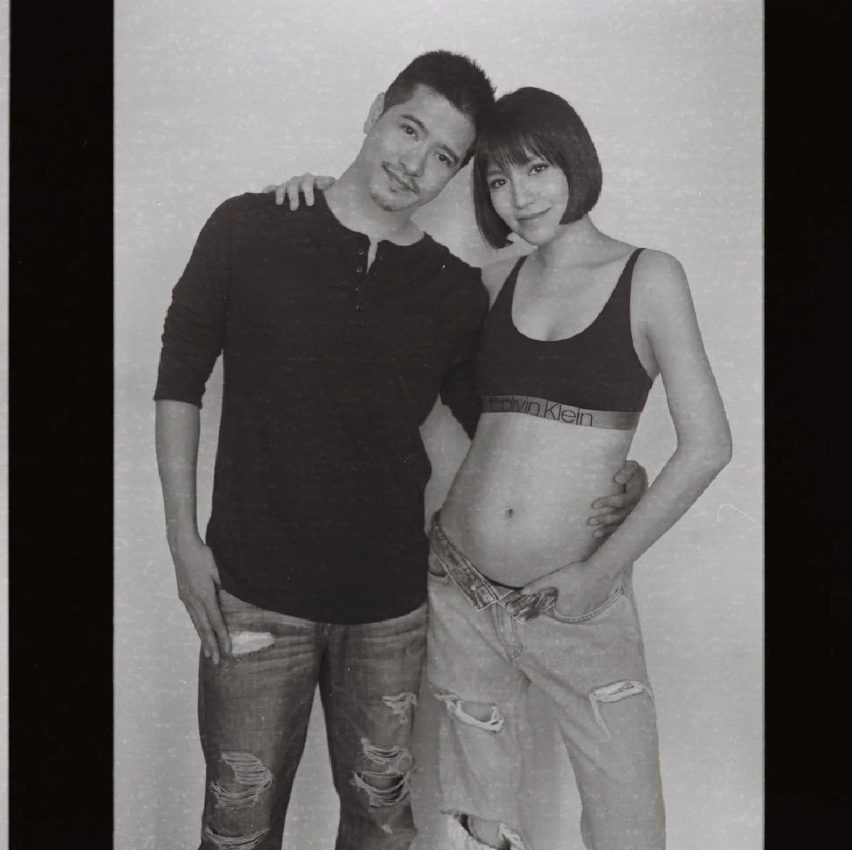 "จ๊ะ จิตตาภา" อุ้มท้องลูกแฝด ควงสามี "เอิน นิธิภัทร์" ถ่ายภาพสุดคูล