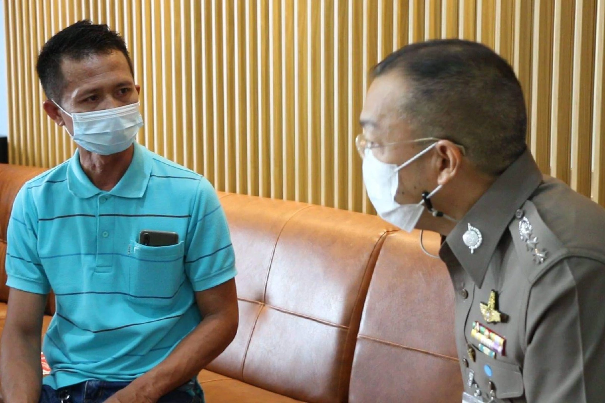 หนุ่มเที่ยวคาราโอเกะเงินมีไม่พอจ่ายถูกทำร้ายจนปากเบี้ยว