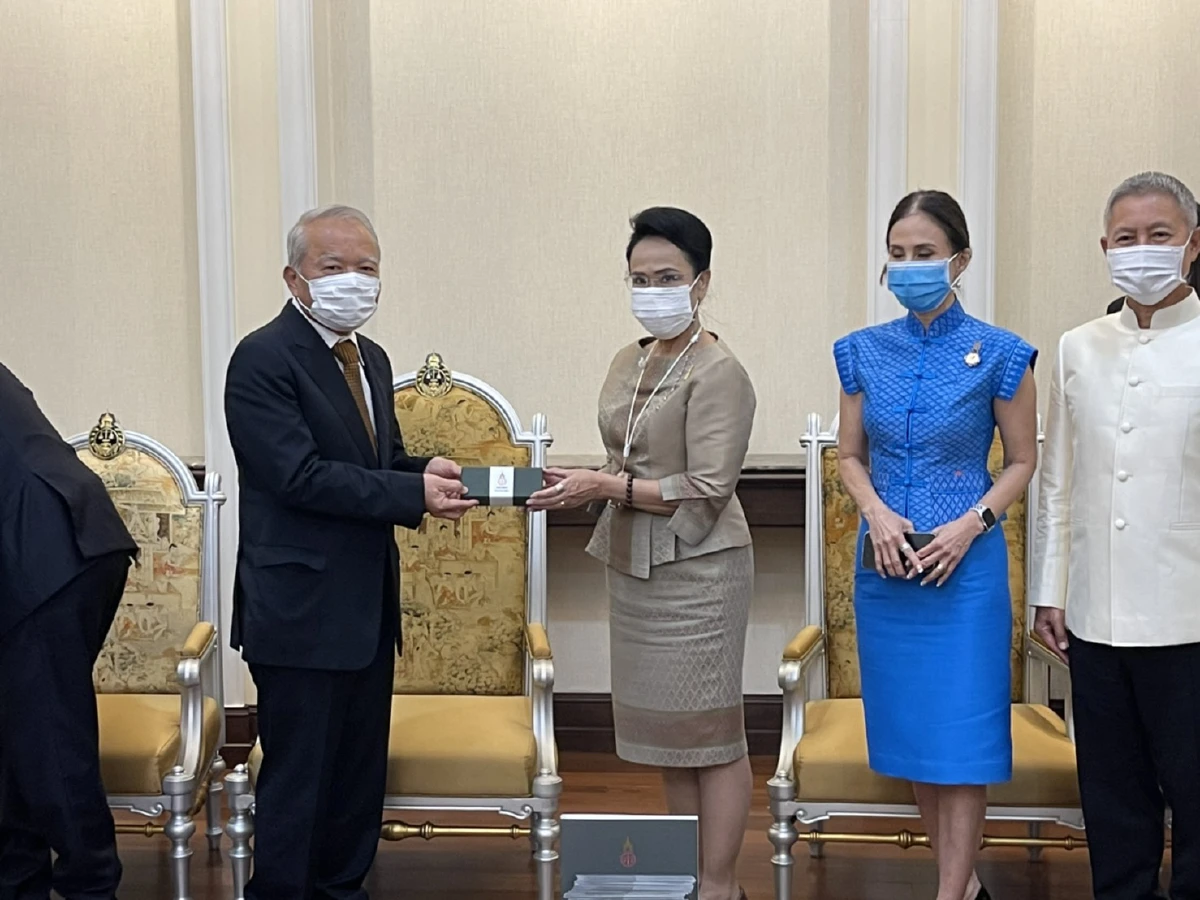 "พินิจ-เสถียร"นำทีมมอบอุปกรณ์ทางการแพทย์ศาลยุติธรรมรับมือโควิด