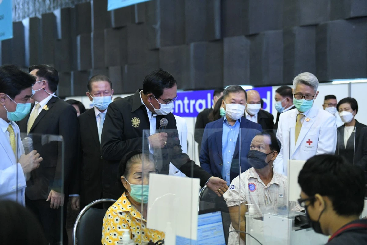 "บิ๊กตู่"ตรวจความพร้อมจุดบริการฉีดวัคซีนนอกรพ.เซ็นทรัลเวิลด์