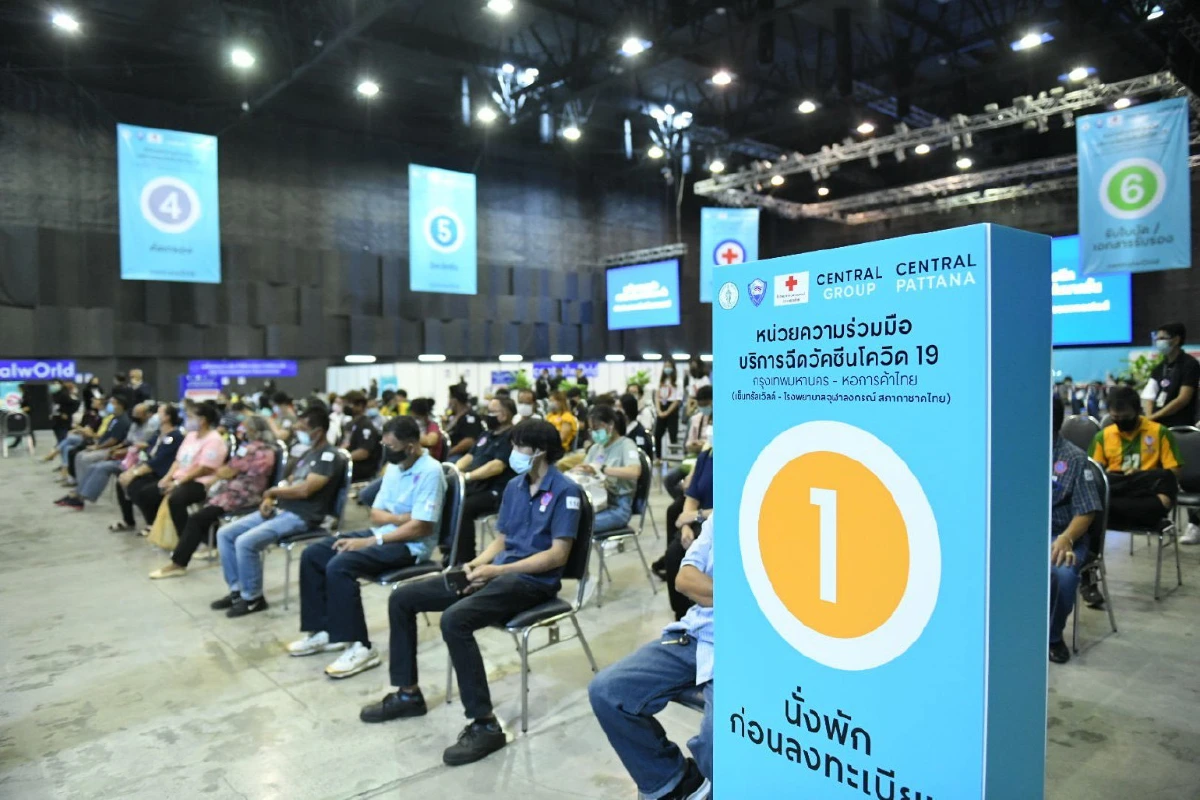 "บิ๊กตู่"ตรวจความพร้อมจุดบริการฉีดวัคซีนนอกรพ.เซ็นทรัลเวิลด์