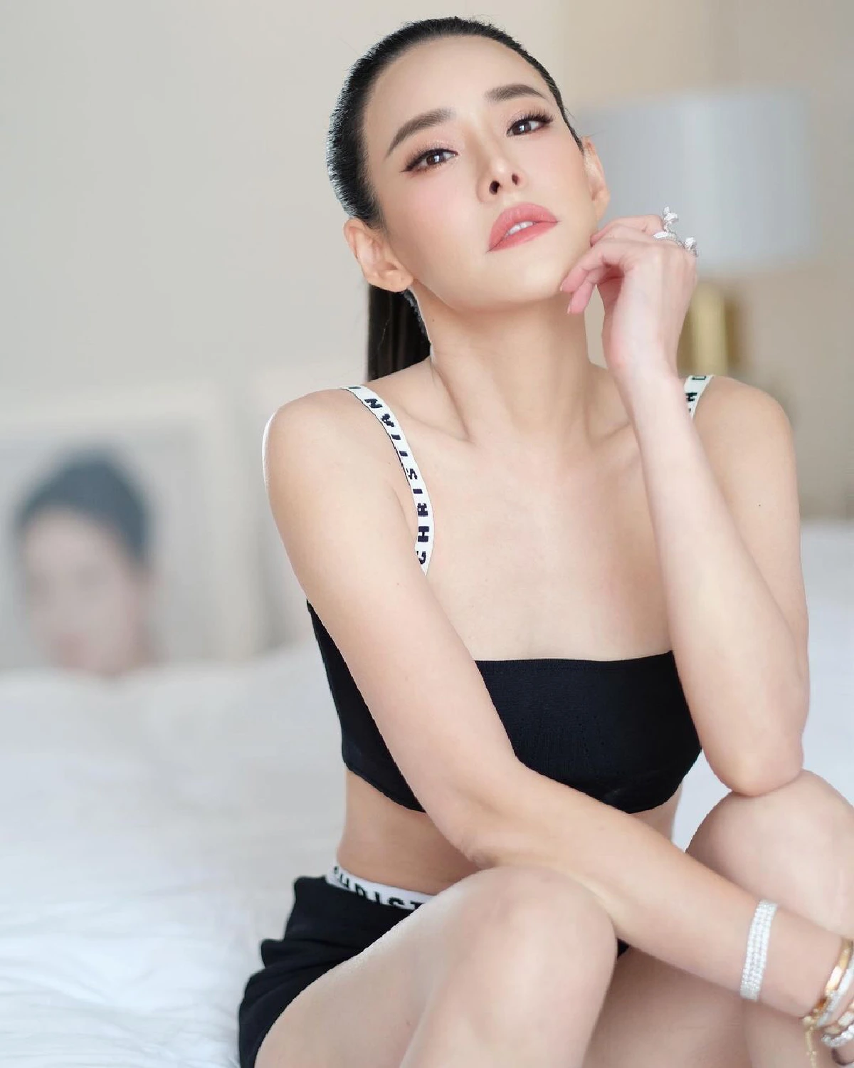 "หนิง ปณิตา" มาในโหมดสุดแซ่บ ขาวออร่า เซ็กซี่กระแทกตามาก!!  