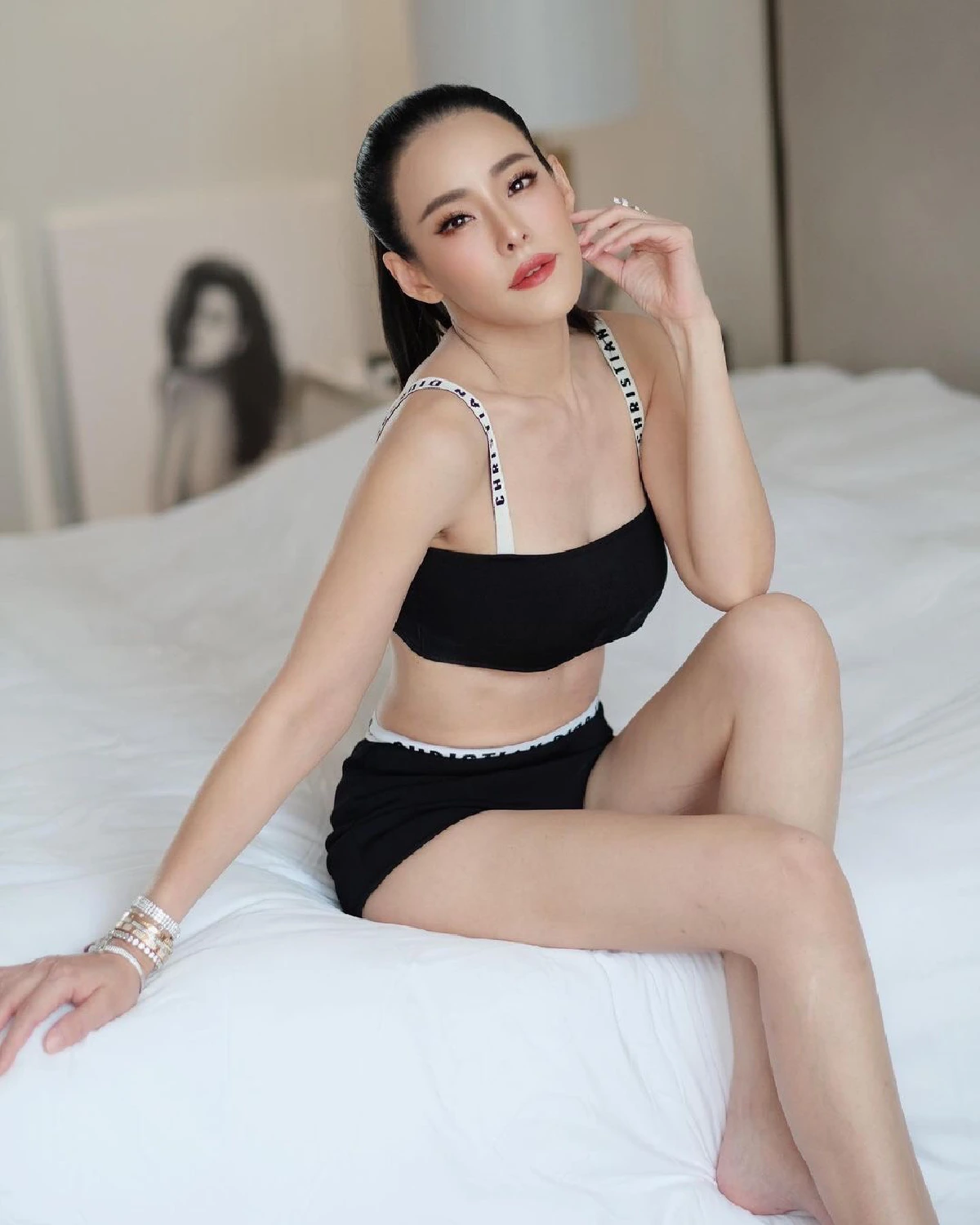 "หนิง ปณิตา" มาในโหมดสุดแซ่บ ขาวออร่า เซ็กซี่กระแทกตามาก!!  