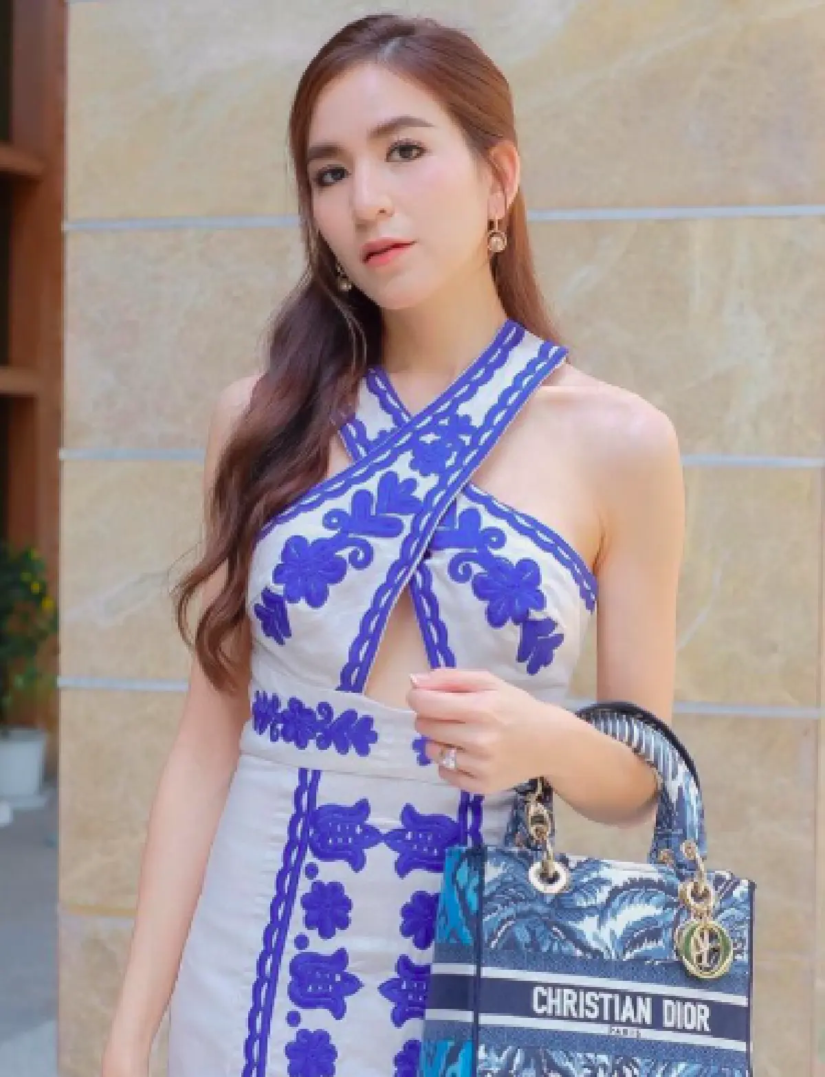 “พลอย ชิดจันทร์” คือที่สุด! ขนซูเปอร์คาร์มาประกอบฉากถ่าย TikTok ราคารวมเหยียบร้อยล้าน!