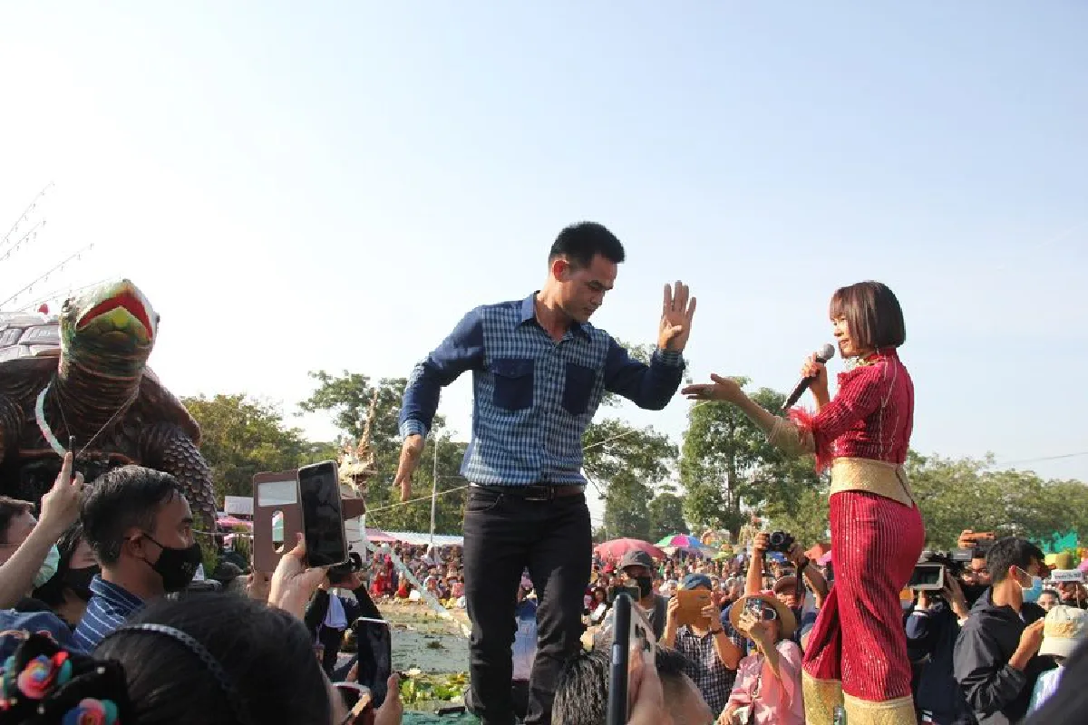 ทัวร์ลงหนัก! "จินตหรา พูนลาภ" เคลื่อนไหวล่าสุด หลังข่าว "ลุงพล" ถูกออกหมายจับ