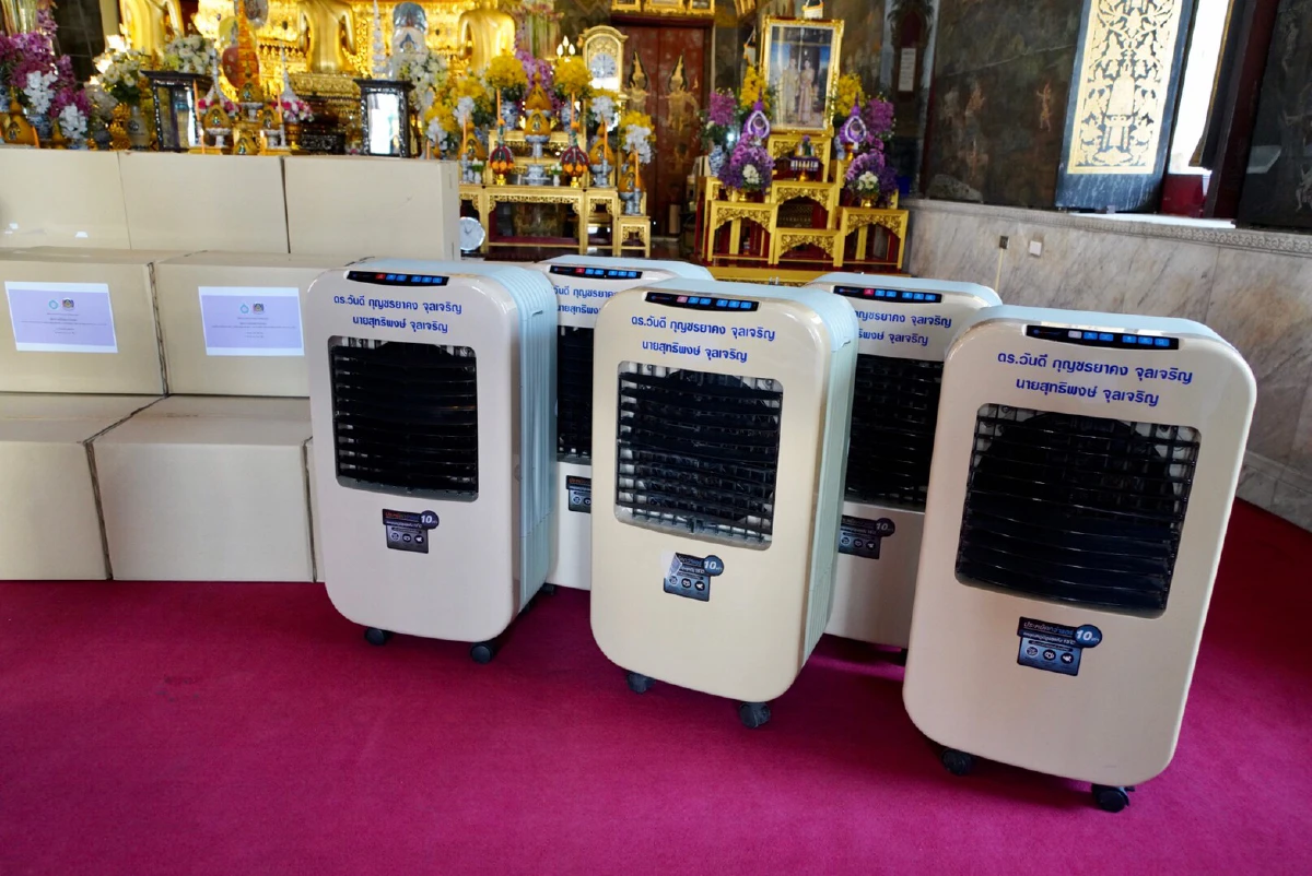 พช.-สภาสตรีฯถวายหน้ากากอนามัยพระสงฆ์เนื่องในวันเฉลิมพระชนมพรรษา'พระราชินี'