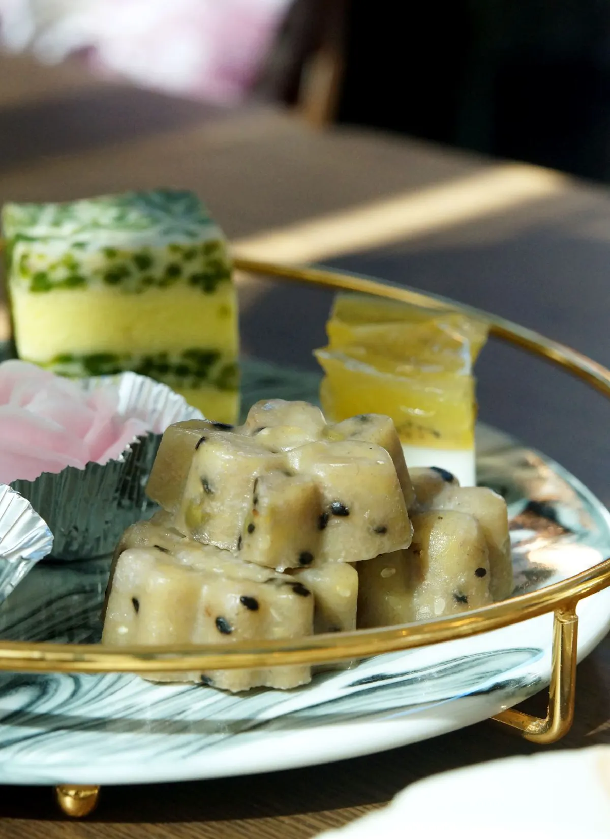 เช็กอินคาเฟ่ 18 ไร่ใจกลางศาลายา จิบชาสไตล์ Queen Victoria @Rosemary House