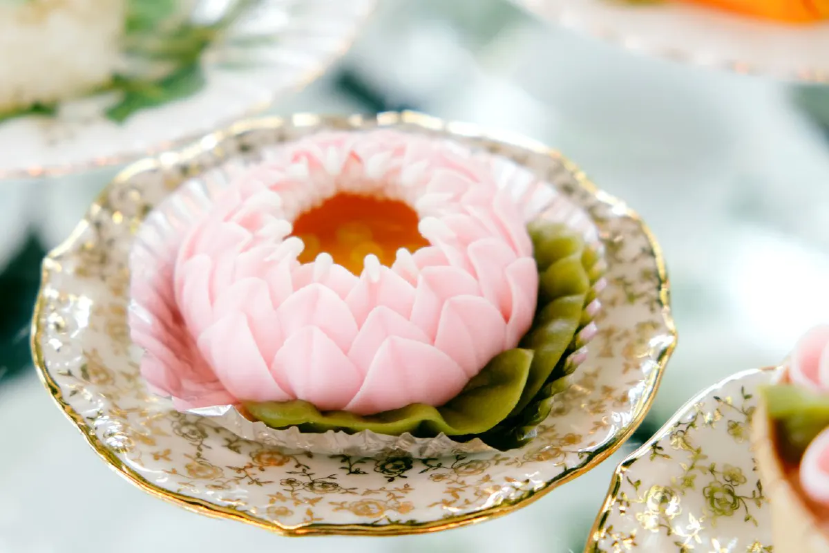 เช็กอินคาเฟ่ 18 ไร่ใจกลางศาลายา จิบชาสไตล์ Queen Victoria @Rosemary House