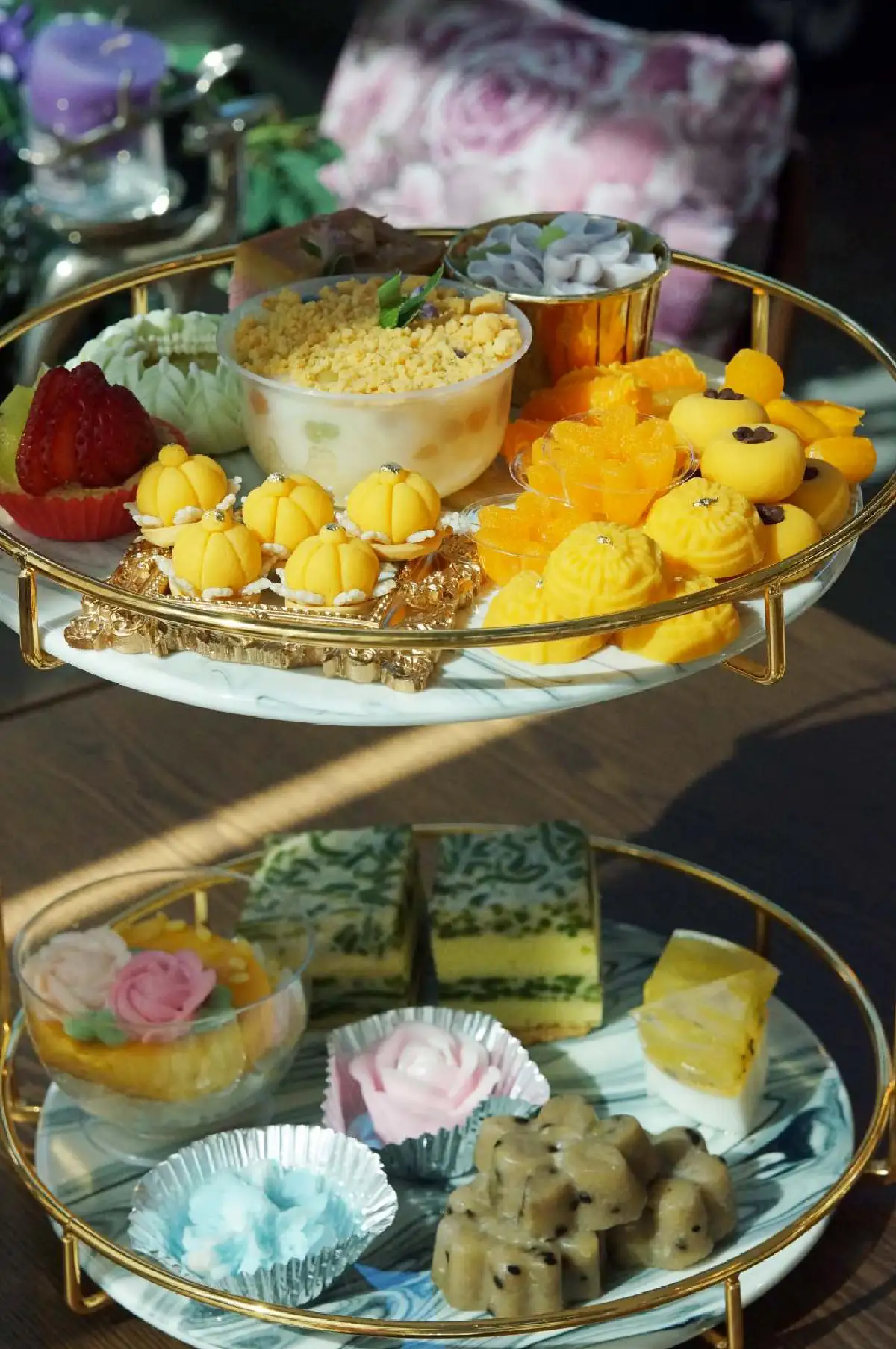 เช็กอินคาเฟ่ 18 ไร่ใจกลางศาลายา จิบชาสไตล์ Queen Victoria @Rosemary House